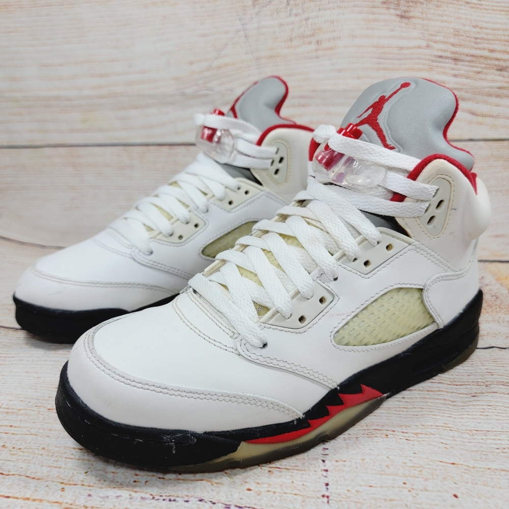 Air Jordan 5 Retro 'Fire Red' Sneakers Size 6Y